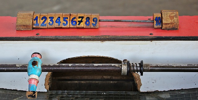 还通过幽默 还通过幽默